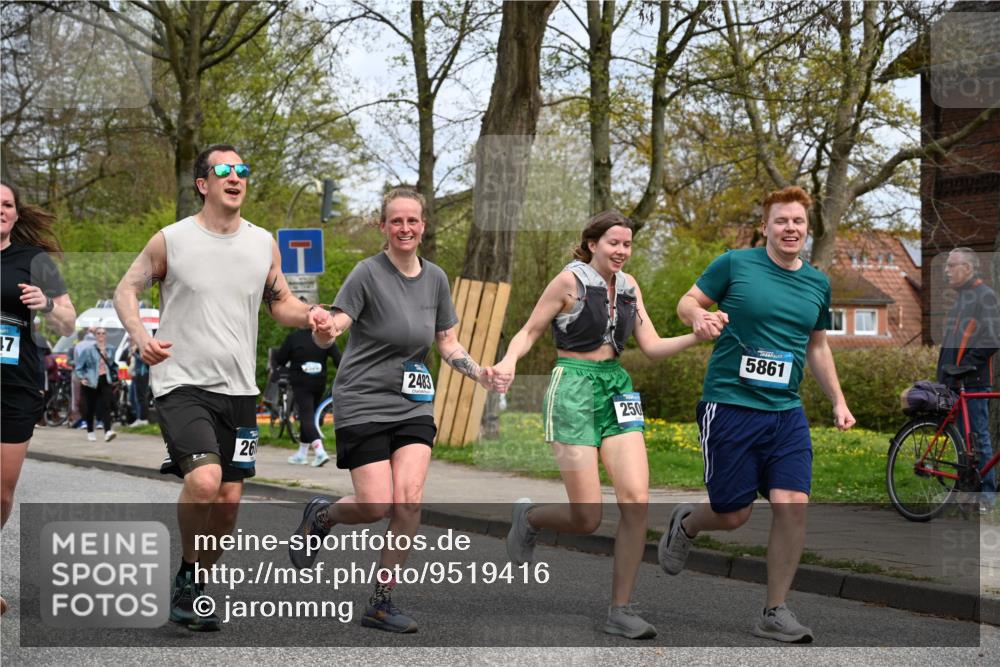 12.04.2026 - 45. Internationalen Wilhelmsburger Insellauf J. Mangold http://msf.ph/oto/9519416 12.04.2026 13:29:05 Ziel 4303, 4302, 4304, 4451, 2650, 2340, 5861, 2509, 2483, 2616, 5535, 5536, 5539, 4547, 4420, 3648 meine-sportfotos.de
