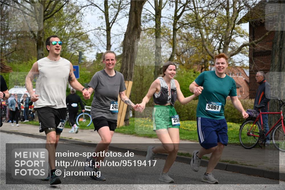12.04.2026 - 45. Internationalen Wilhelmsburger Insellauf J. Mangold http://msf.ph/oto/9519417 12.04.2026 13:29:05 Ziel 4303, 4302, 4304, 4451, 2650, 2340, 5861, 2509, 2483, 2616, 5535, 5536, 5539, 4547, 4420, 3648 meine-sportfotos.de