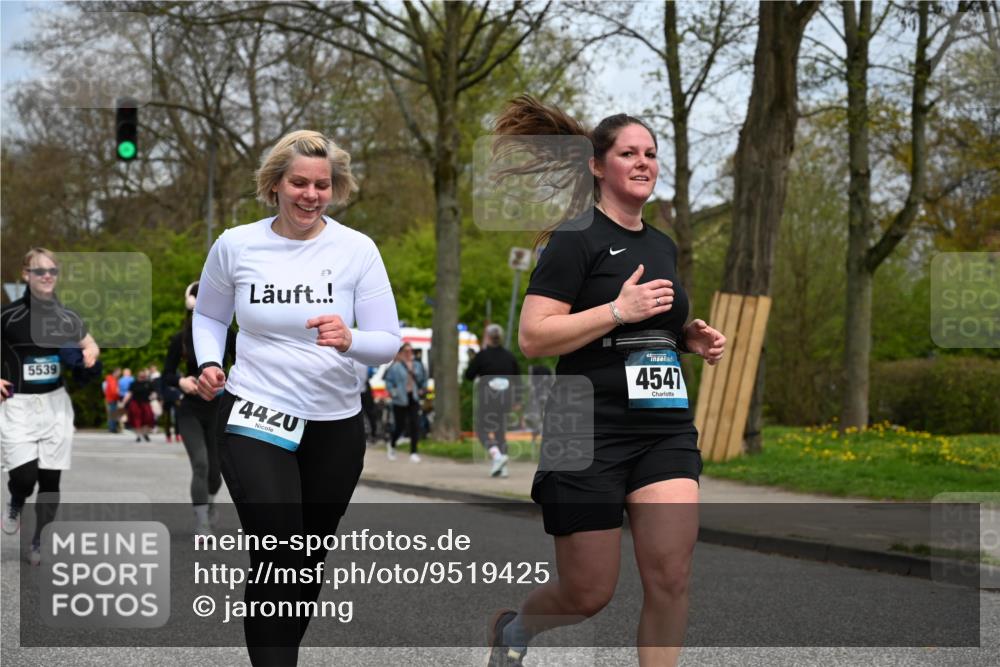 12.04.2026 - 45. Internationalen Wilhelmsburger Insellauf J. Mangold http://msf.ph/oto/9519425 12.04.2026 13:29:06 Ziel 4303, 4302, 4304, 4451, 2650, 2340, 5861, 2509, 2483, 2616, 5535, 5536, 5539, 4547, 4420, 4547, 4420, 3648 meine-sportfotos.de