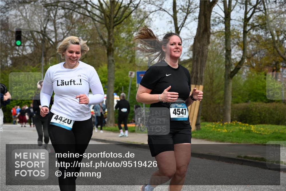 12.04.2026 - 45. Internationalen Wilhelmsburger Insellauf J. Mangold http://msf.ph/oto/9519426 12.04.2026 13:29:06 Ziel 4303, 4302, 4304, 4451, 2650, 2340, 5861, 2509, 2483, 2616, 5535, 5536, 5539, 4547, 4420, 4547, 4420, 3648 meine-sportfotos.de