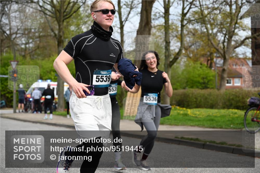 12.04.2026 - 45. Internationalen Wilhelmsburger Insellauf J. Mangold http://msf.ph/oto/9519445 12.04.2026 13:29:09 Ziel 4303, 4302, 4304, 4451, 2650, 2340, 5861, 2509, 2483, 2616, 5535, 5536, 5539, 4547, 4420, 3648, 3547, 3548 meine-sportfotos.de