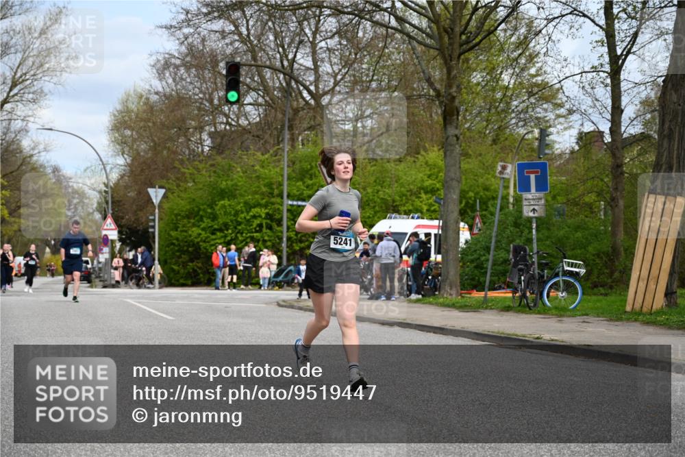 12.04.2026 - 45. Internationalen Wilhelmsburger Insellauf J. Mangold http://msf.ph/oto/9519447 12.04.2026 13:29:51 Ziel 3648, 3547, 3548, 2131, 5241, 3981 meine-sportfotos.de