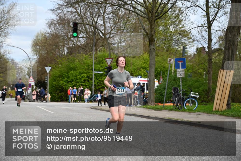 12.04.2026 - 45. Internationalen Wilhelmsburger Insellauf J. Mangold http://msf.ph/oto/9519449 12.04.2026 13:29:51 Ziel 3648, 3547, 3548, 2131, 5241, 3981 meine-sportfotos.de
