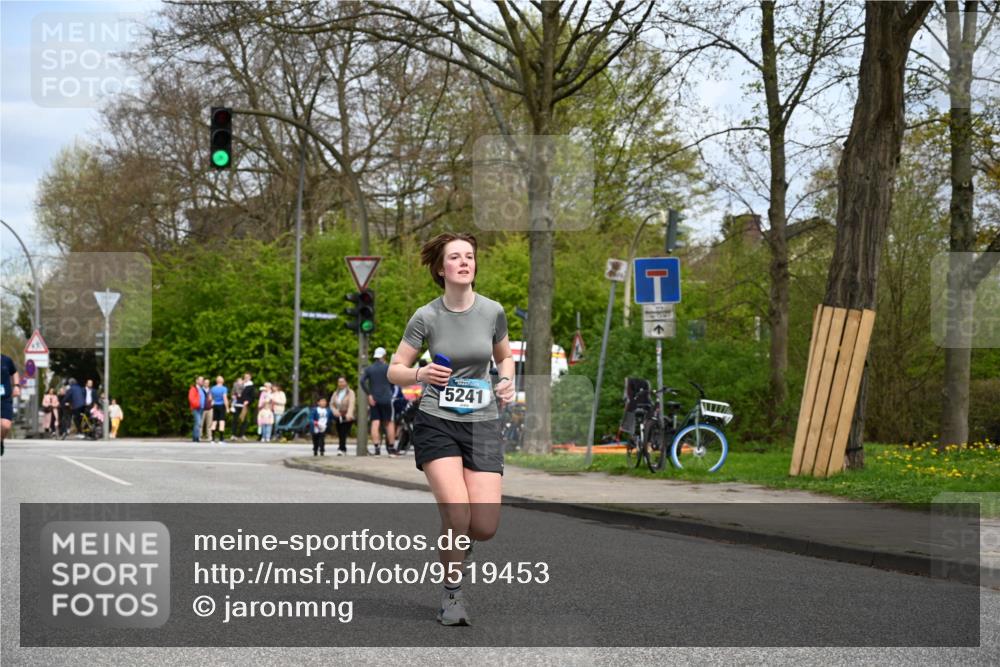 12.04.2026 - 45. Internationalen Wilhelmsburger Insellauf J. Mangold http://msf.ph/oto/9519453 12.04.2026 13:29:51 Ziel 3648, 3547, 3548, 2131, 5241, 3981 meine-sportfotos.de