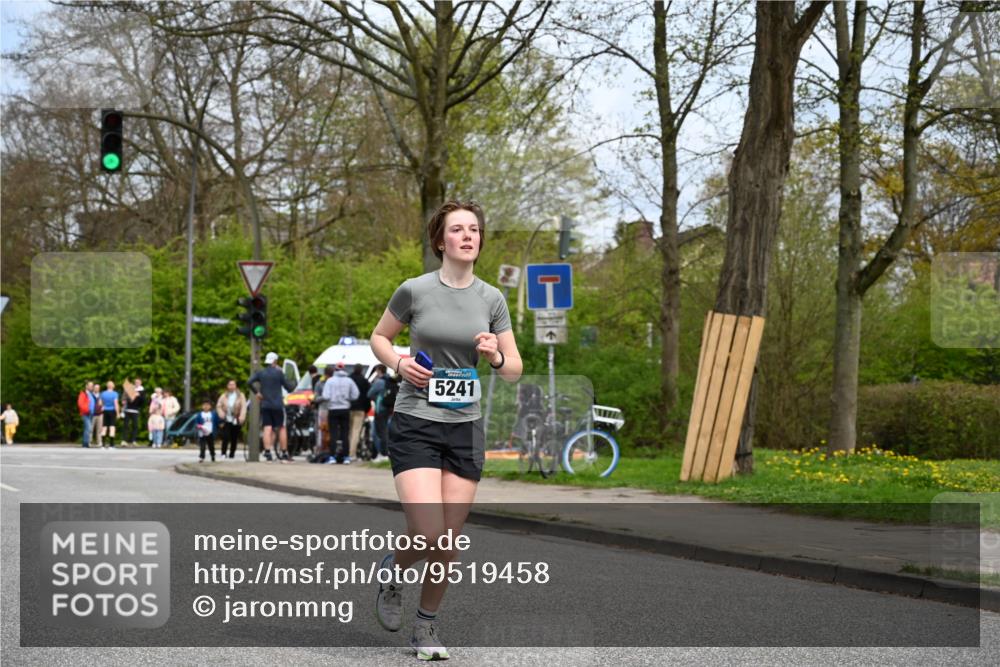 12.04.2026 - 45. Internationalen Wilhelmsburger Insellauf J. Mangold http://msf.ph/oto/9519458 12.04.2026 13:29:52 Ziel 3648, 3547, 3548, 2131, 5241, 3981, 3981, 2514 meine-sportfotos.de