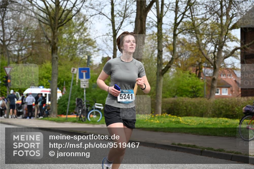 12.04.2026 - 45. Internationalen Wilhelmsburger Insellauf J. Mangold http://msf.ph/oto/9519467 12.04.2026 13:29:52 Ziel 3648, 3547, 3548, 2131, 5241, 3981, 3981, 2514 meine-sportfotos.de