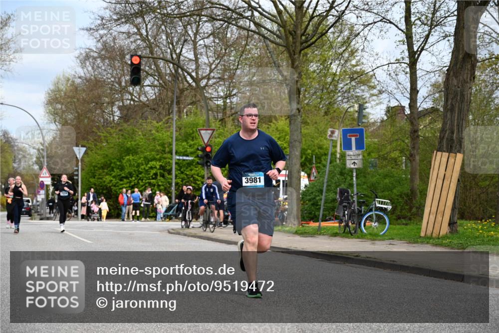 12.04.2026 - 45. Internationalen Wilhelmsburger Insellauf J. Mangold http://msf.ph/oto/9519472 12.04.2026 13:29:58 Ziel 2131, 5241, 3981, 2514, 2515, 4324, 4429, 2003 meine-sportfotos.de