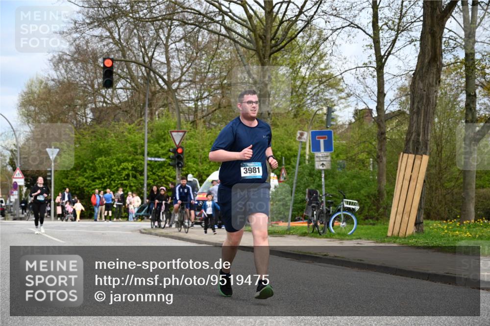 12.04.2026 - 45. Internationalen Wilhelmsburger Insellauf J. Mangold http://msf.ph/oto/9519475 12.04.2026 13:29:58 Ziel 2131, 5241, 3981, 2514, 2515, 4324, 4429, 2003 meine-sportfotos.de