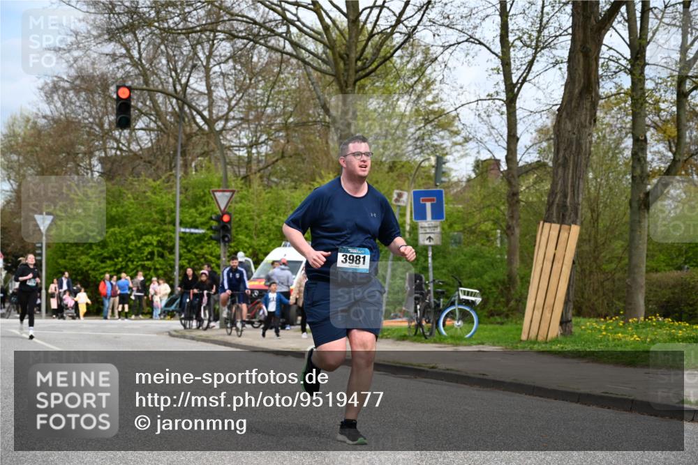 12.04.2026 - 45. Internationalen Wilhelmsburger Insellauf J. Mangold http://msf.ph/oto/9519477 12.04.2026 13:29:58 Ziel 2131, 5241, 3981, 2514, 2515, 4324, 4429, 2003 meine-sportfotos.de