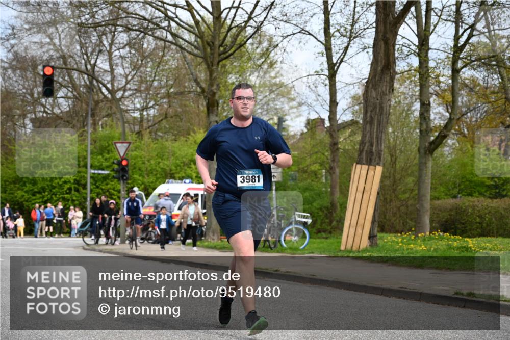 12.04.2026 - 45. Internationalen Wilhelmsburger Insellauf J. Mangold http://msf.ph/oto/9519480 12.04.2026 13:29:59 Ziel 2131, 5241, 5241, 3981, 2514, 2515, 4324, 4429, 2003 meine-sportfotos.de