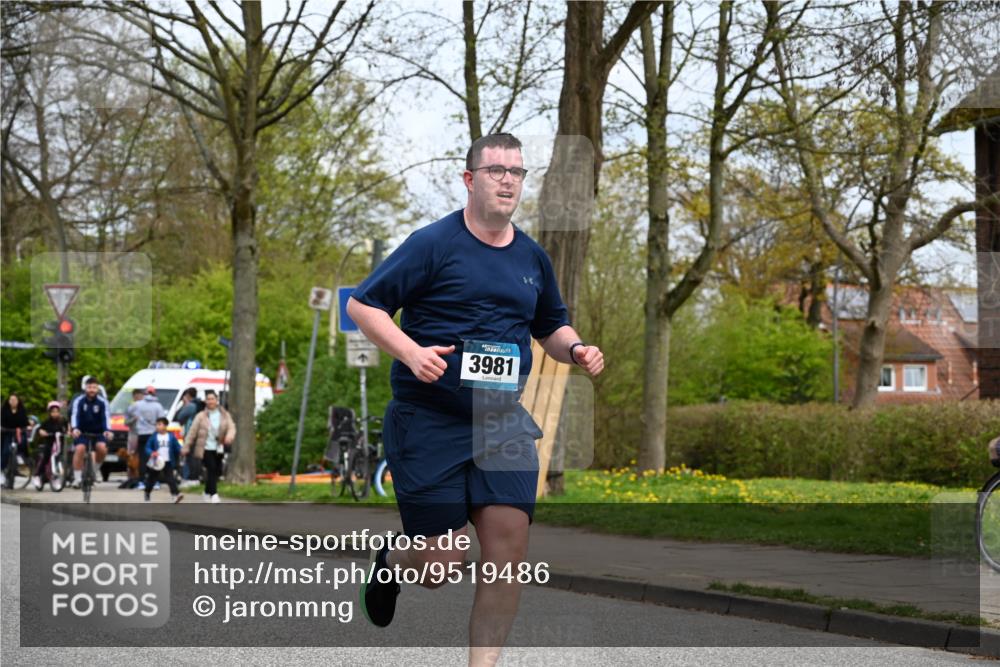 12.04.2026 - 45. Internationalen Wilhelmsburger Insellauf J. Mangold http://msf.ph/oto/9519486 12.04.2026 13:29:59 Ziel 2131, 5241, 5241, 3981, 2514, 2515, 4324, 4429, 2003 meine-sportfotos.de