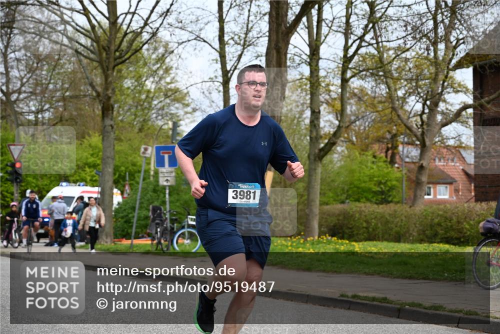 12.04.2026 - 45. Internationalen Wilhelmsburger Insellauf J. Mangold http://msf.ph/oto/9519487 12.04.2026 13:29:59 Ziel 2131, 5241, 5241, 3981, 2514, 2515, 4324, 4429, 2003 meine-sportfotos.de