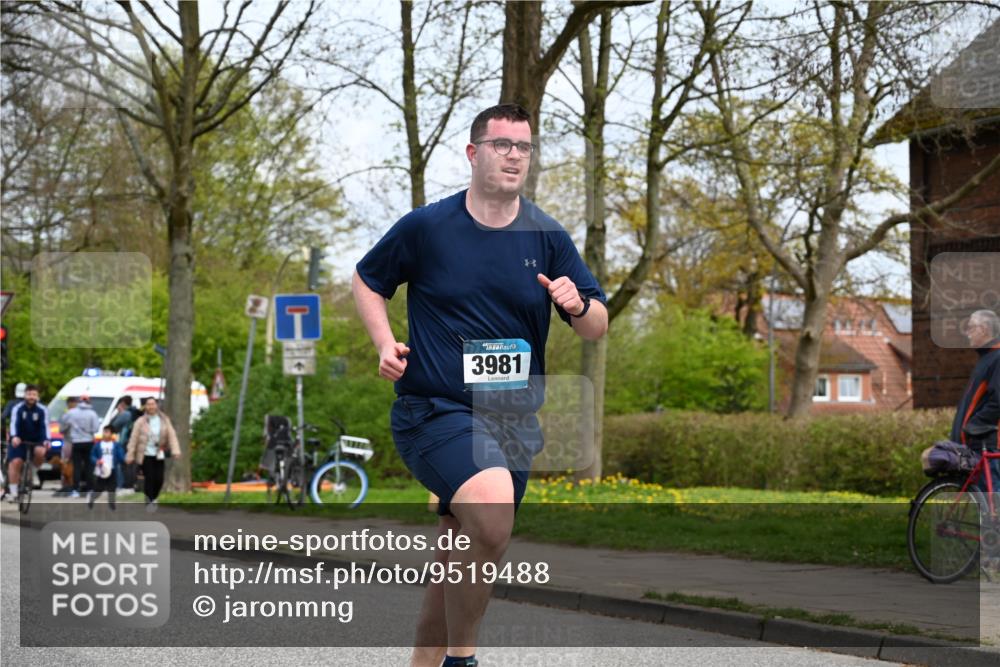 12.04.2026 - 45. Internationalen Wilhelmsburger Insellauf J. Mangold http://msf.ph/oto/9519488 12.04.2026 13:29:59 Ziel 2131, 5241, 5241, 3981, 2514, 2515, 4324, 4429, 2003 meine-sportfotos.de