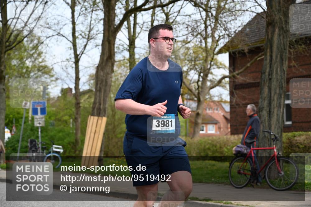 12.04.2026 - 45. Internationalen Wilhelmsburger Insellauf J. Mangold http://msf.ph/oto/9519492 12.04.2026 13:30:00 Ziel 5241, 3981, 2514, 2515, 4324, 4429, 2003 meine-sportfotos.de