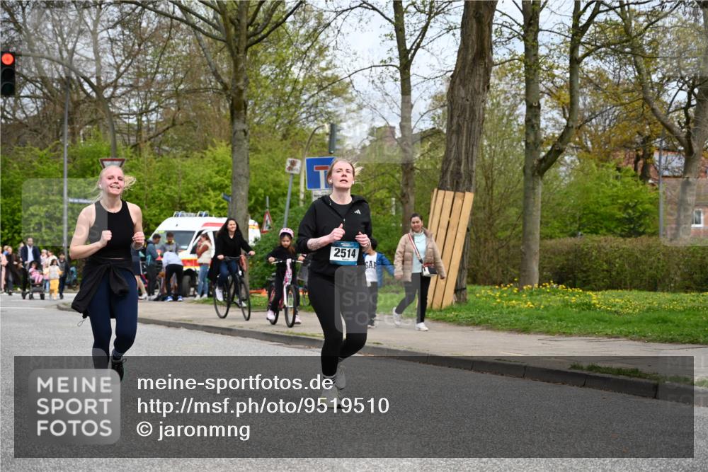12.04.2026 - 45. Internationalen Wilhelmsburger Insellauf J. Mangold http://msf.ph/oto/9519510 12.04.2026 13:30:06 Ziel 5241, 3981, 2514, 2515, 4324, 4429, 2003, 4456, 4463 meine-sportfotos.de