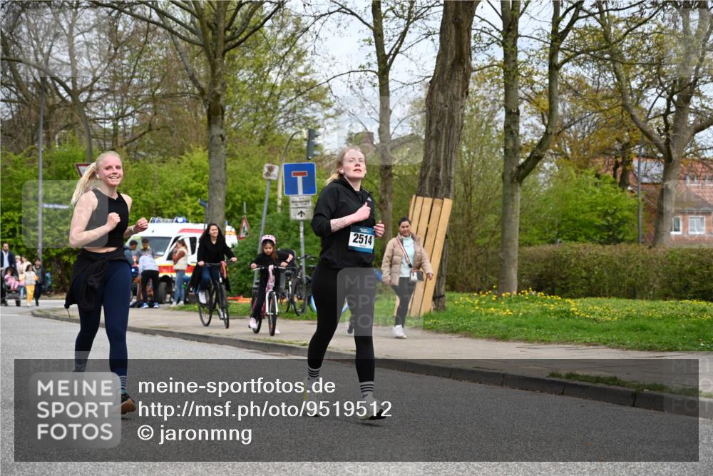 12.04.2026 - 45. Internationalen Wilhelmsburger Insellauf J. Mangold http://msf.ph/oto/9519512 12.04.2026 13:30:06 Ziel 5241, 3981, 2514, 2515, 4324, 4429, 2003, 4456, 4463 meine-sportfotos.de