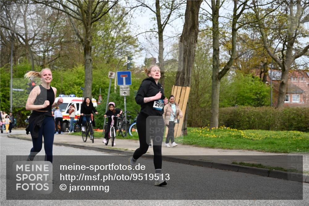 12.04.2026 - 45. Internationalen Wilhelmsburger Insellauf J. Mangold http://msf.ph/oto/9519513 12.04.2026 13:30:06 Ziel 5241, 3981, 2514, 2515, 4324, 4429, 2003, 4456, 4463 meine-sportfotos.de