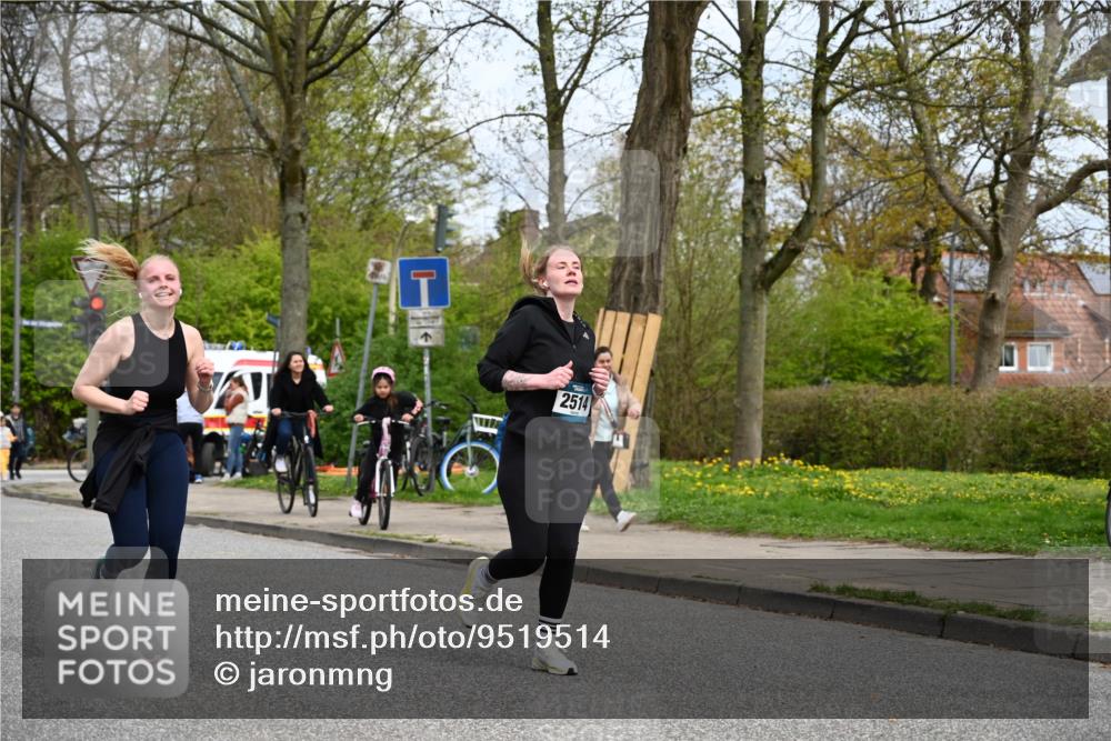 12.04.2026 - 45. Internationalen Wilhelmsburger Insellauf J. Mangold http://msf.ph/oto/9519514 12.04.2026 13:30:07 Ziel 5241, 3981, 2514, 2515, 4324, 4429, 2003, 4456, 4463, 5815 meine-sportfotos.de