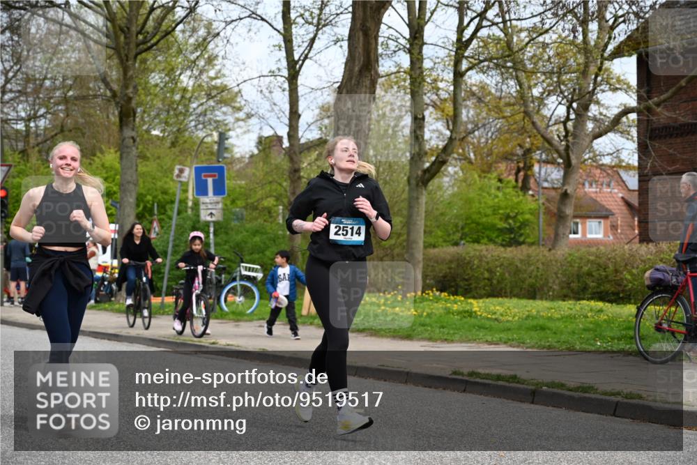 12.04.2026 - 45. Internationalen Wilhelmsburger Insellauf J. Mangold http://msf.ph/oto/9519517 12.04.2026 13:30:07 Ziel 5241, 3981, 2514, 2515, 4324, 4429, 2003, 4456, 4463, 5815 meine-sportfotos.de