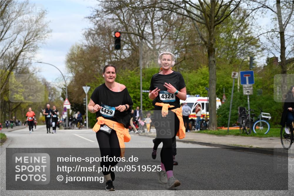 12.04.2026 - 45. Internationalen Wilhelmsburger Insellauf J. Mangold http://msf.ph/oto/9519525 12.04.2026 13:30:09 Ziel 5241, 3981, 2514, 2515, 4324, 4429, 2003, 2003, 4456, 4463, 5815 meine-sportfotos.de