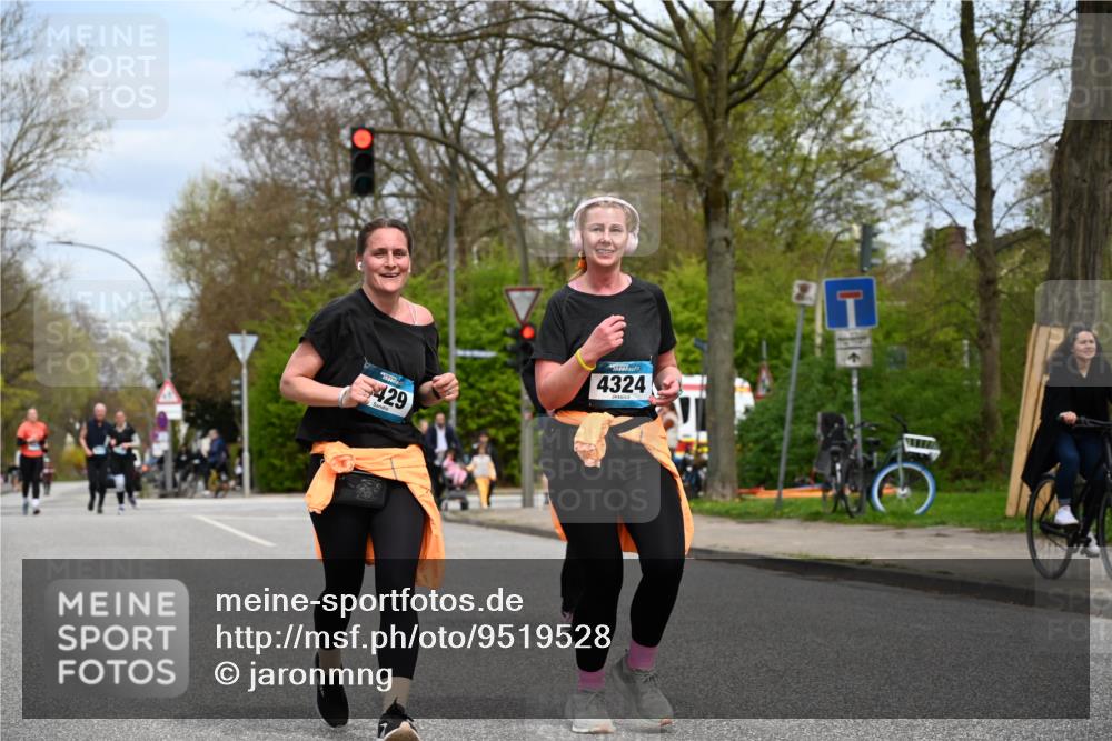 12.04.2026 - 45. Internationalen Wilhelmsburger Insellauf J. Mangold http://msf.ph/oto/9519528 12.04.2026 13:30:09 Ziel 5241, 3981, 2514, 2515, 4324, 4429, 2003, 2003, 4456, 4463, 5815 meine-sportfotos.de