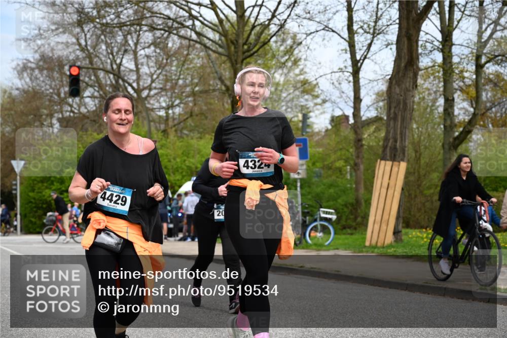 12.04.2026 - 45. Internationalen Wilhelmsburger Insellauf J. Mangold http://msf.ph/oto/9519534 12.04.2026 13:30:10 Ziel 5241, 3981, 2514, 2515, 4324, 4429, 2003, 4456, 4463, 5815 meine-sportfotos.de