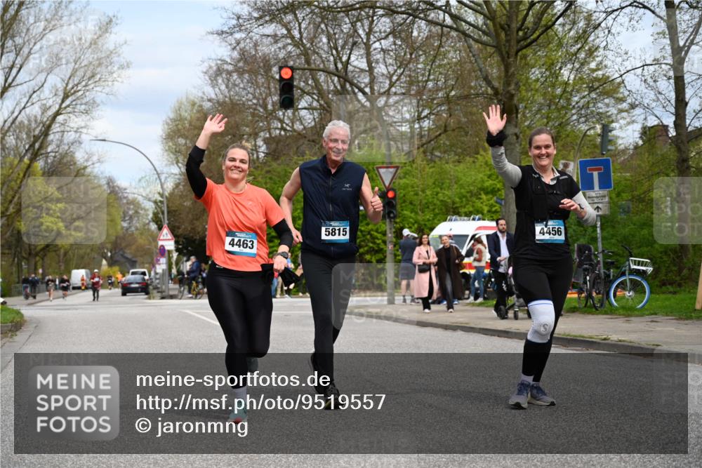 12.04.2026 - 45. Internationalen Wilhelmsburger Insellauf J. Mangold http://msf.ph/oto/9519557 12.04.2026 13:30:21 Ziel 5241, 3981, 2514, 2515, 4324, 4429, 2003, 2003, 4456, 4463, 5815 meine-sportfotos.de