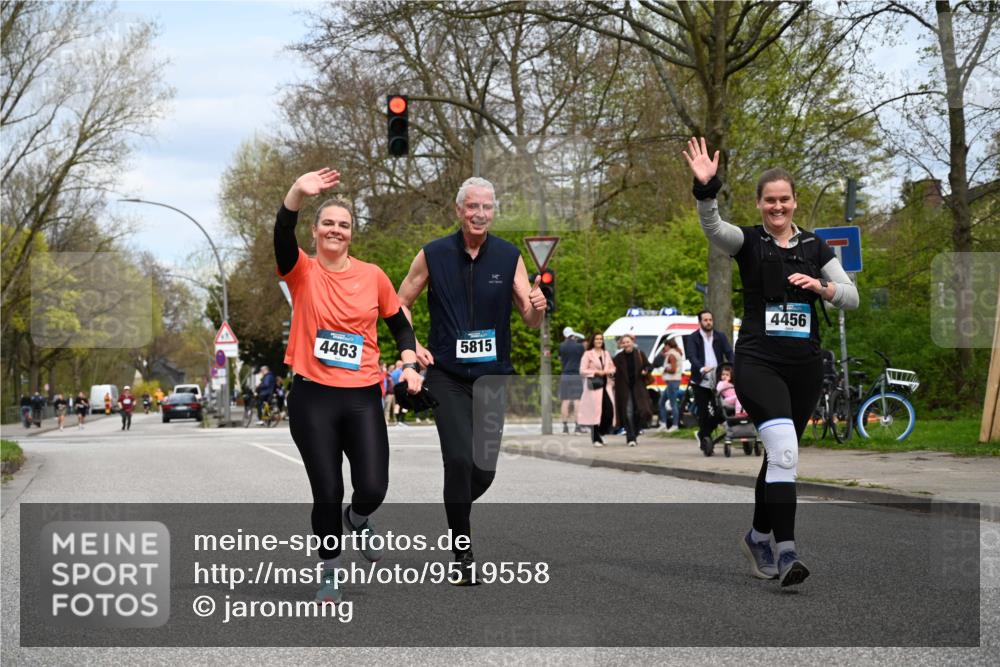 12.04.2026 - 45. Internationalen Wilhelmsburger Insellauf J. Mangold http://msf.ph/oto/9519558 12.04.2026 13:30:21 Ziel 5241, 3981, 2514, 2515, 4324, 4429, 2003, 2003, 4456, 4463, 5815 meine-sportfotos.de