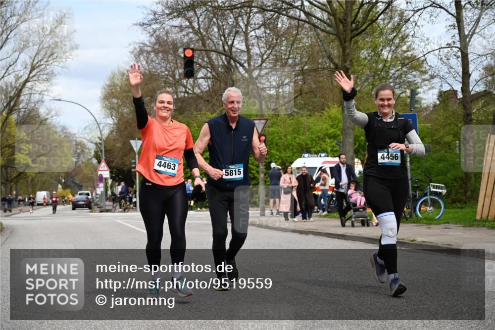 12.04.2026 - 45. Internationalen Wilhelmsburger Insellauf J. Mangold http://msf.ph/oto/9519559 12.04.2026 13:30:21 Ziel 5241, 3981, 2514, 2515, 4324, 4429, 2003, 2003, 4456, 4463, 5815 meine-sportfotos.de