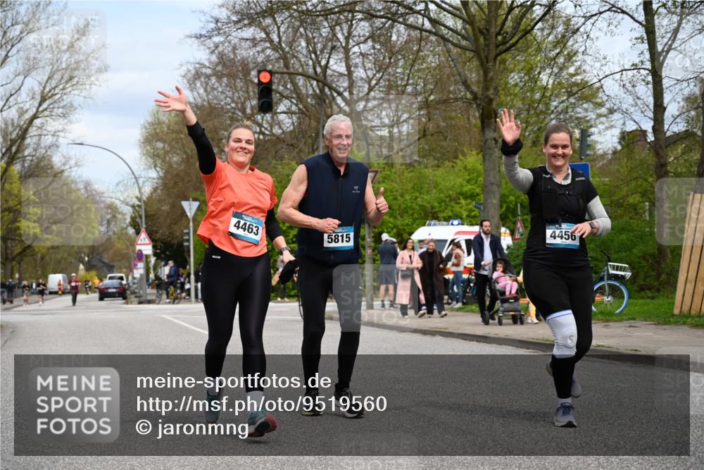 12.04.2026 - 45. Internationalen Wilhelmsburger Insellauf J. Mangold http://msf.ph/oto/9519560 12.04.2026 13:30:21 Ziel 5241, 3981, 2514, 2515, 4324, 4429, 2003, 2003, 4456, 4463, 5815 meine-sportfotos.de