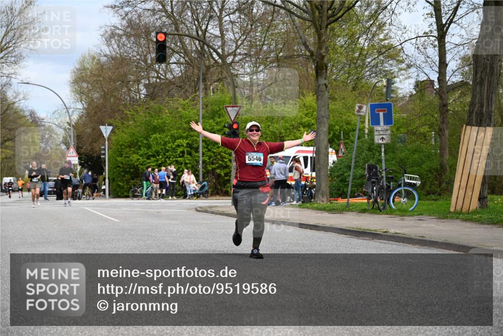 12.04.2026 - 45. Internationalen Wilhelmsburger Insellauf J. Mangold http://msf.ph/oto/9519586 12.04.2026 13:30:43 Ziel 4324, 4429, 2003, 4456, 4463, 5815, 5546, 5745, 2494 meine-sportfotos.de