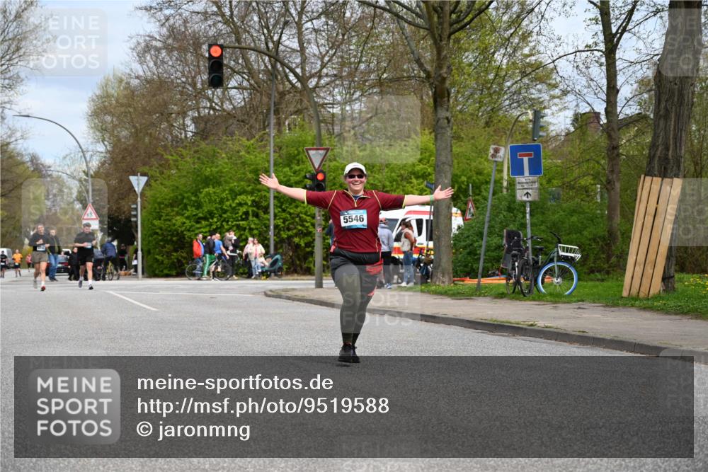 12.04.2026 - 45. Internationalen Wilhelmsburger Insellauf J. Mangold http://msf.ph/oto/9519588 12.04.2026 13:30:43 Ziel 4324, 4429, 2003, 4456, 4463, 5815, 5546, 5745, 2494 meine-sportfotos.de