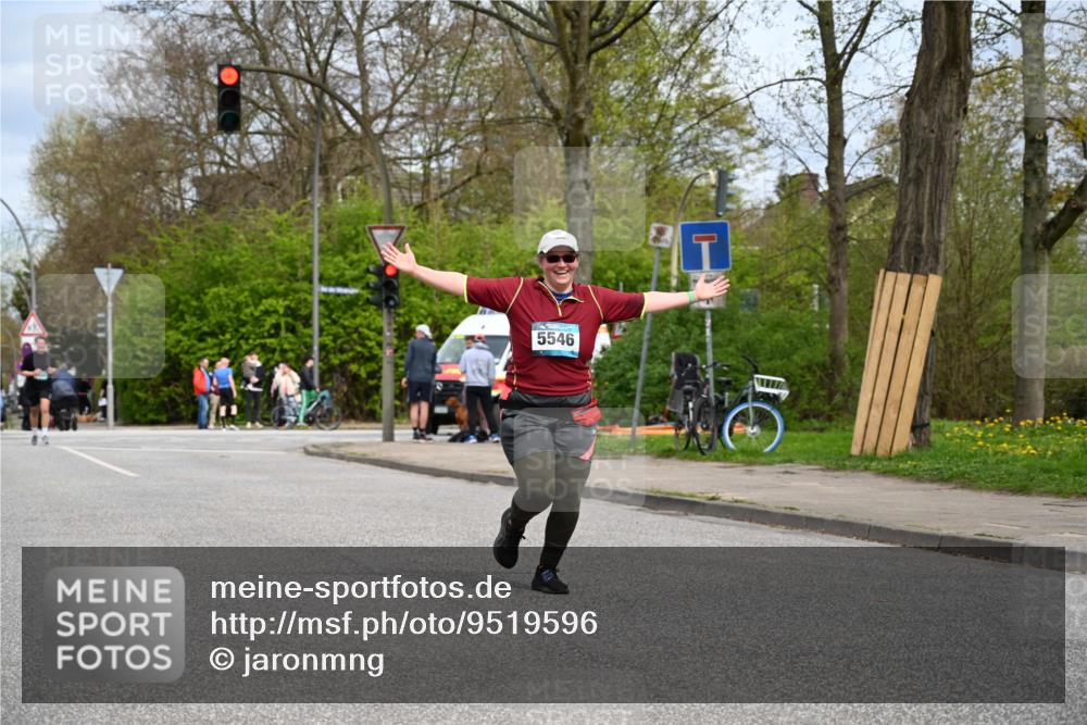 12.04.2026 - 45. Internationalen Wilhelmsburger Insellauf J. Mangold http://msf.ph/oto/9519596 12.04.2026 13:30:44 Ziel 4324, 4429, 2003, 4456, 4463, 5815, 5546, 5745, 2494 meine-sportfotos.de