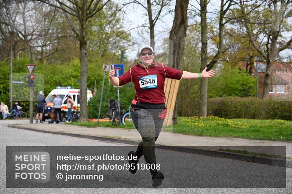 12.04.2026 - 45. Internationalen Wilhelmsburger Insellauf J. Mangold http://msf.ph/oto/9519608 12.04.2026 13:30:45 Ziel 4324, 4429, 2003, 4456, 4463, 5815, 5546, 5745, 2494 meine-sportfotos.de