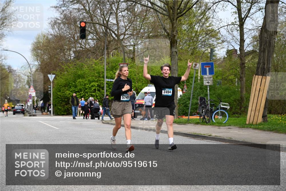12.04.2026 - 45. Internationalen Wilhelmsburger Insellauf J. Mangold http://msf.ph/oto/9519615 12.04.2026 13:30:54 Ziel 4456, 4463, 5815, 5546, 5745, 2494 meine-sportfotos.de