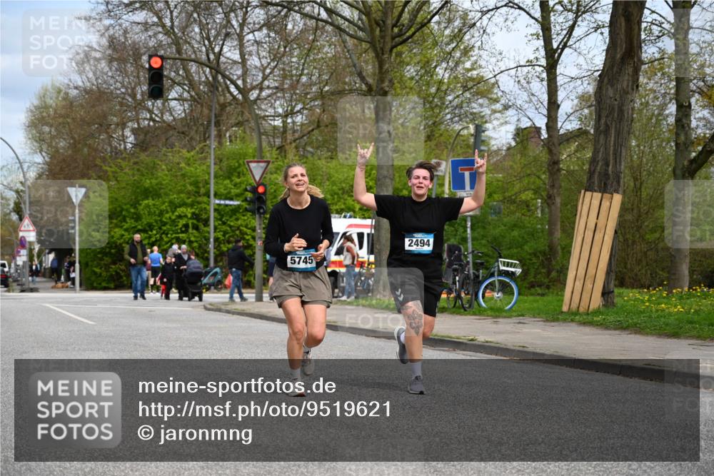 12.04.2026 - 45. Internationalen Wilhelmsburger Insellauf J. Mangold http://msf.ph/oto/9519621 12.04.2026 13:30:54 Ziel 4456, 4463, 5815, 5546, 5745, 2494 meine-sportfotos.de