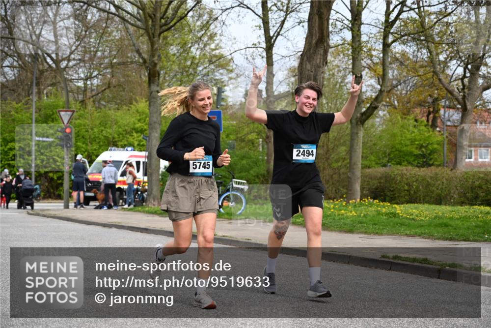 12.04.2026 - 45. Internationalen Wilhelmsburger Insellauf J. Mangold http://msf.ph/oto/9519633 12.04.2026 13:30:55 Ziel 4456, 4463, 5815, 5546, 5745, 2494 meine-sportfotos.de