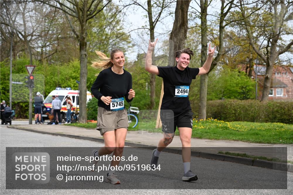 12.04.2026 - 45. Internationalen Wilhelmsburger Insellauf J. Mangold http://msf.ph/oto/9519634 12.04.2026 13:30:55 Ziel 4456, 4463, 5815, 5546, 5745, 2494 meine-sportfotos.de
