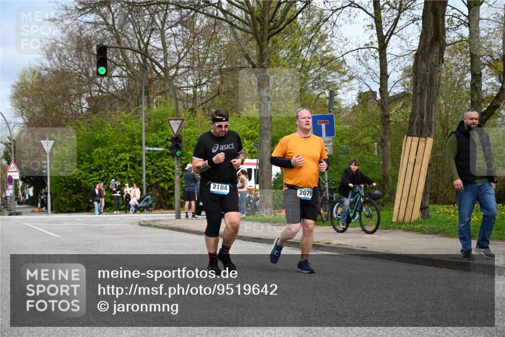 12.04.2026 - 45. Internationalen Wilhelmsburger Insellauf J. Mangold http://msf.ph/oto/9519642 12.04.2026 13:31:19 Ziel 5745, 2494, 2184, 2079 meine-sportfotos.de