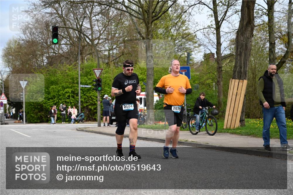 12.04.2026 - 45. Internationalen Wilhelmsburger Insellauf J. Mangold http://msf.ph/oto/9519643 12.04.2026 13:31:19 Ziel 5745, 2494, 2184, 2079 meine-sportfotos.de