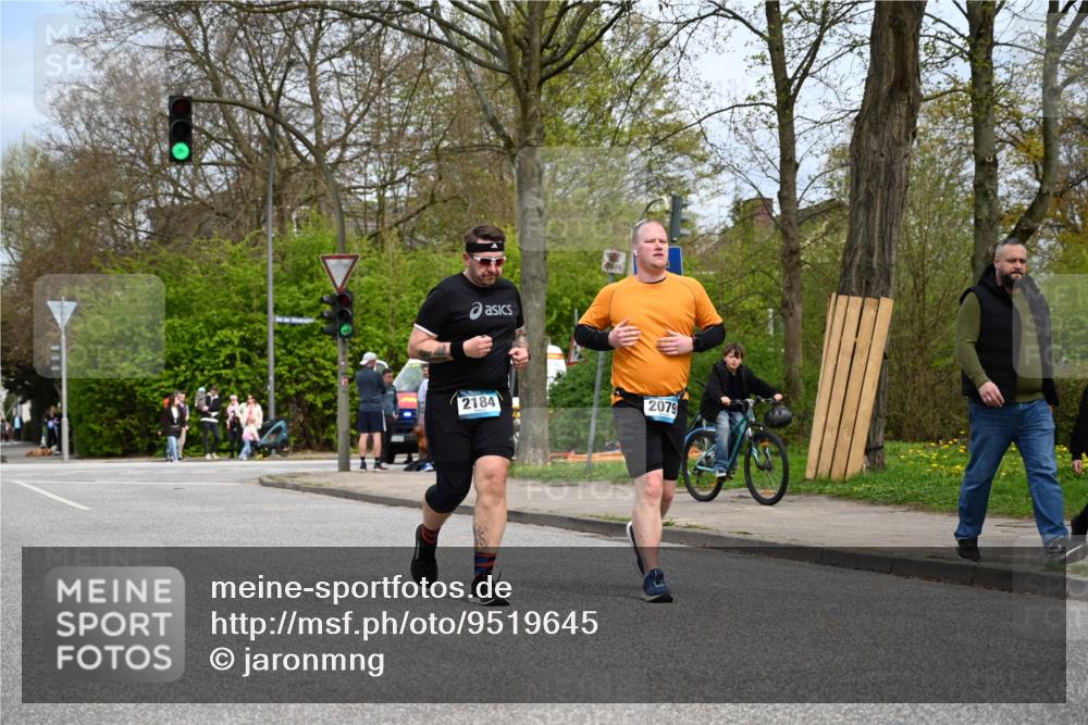 12.04.2026 - 45. Internationalen Wilhelmsburger Insellauf J. Mangold http://msf.ph/oto/9519645 12.04.2026 13:31:19 Ziel 5745, 2494, 2184, 2079 meine-sportfotos.de