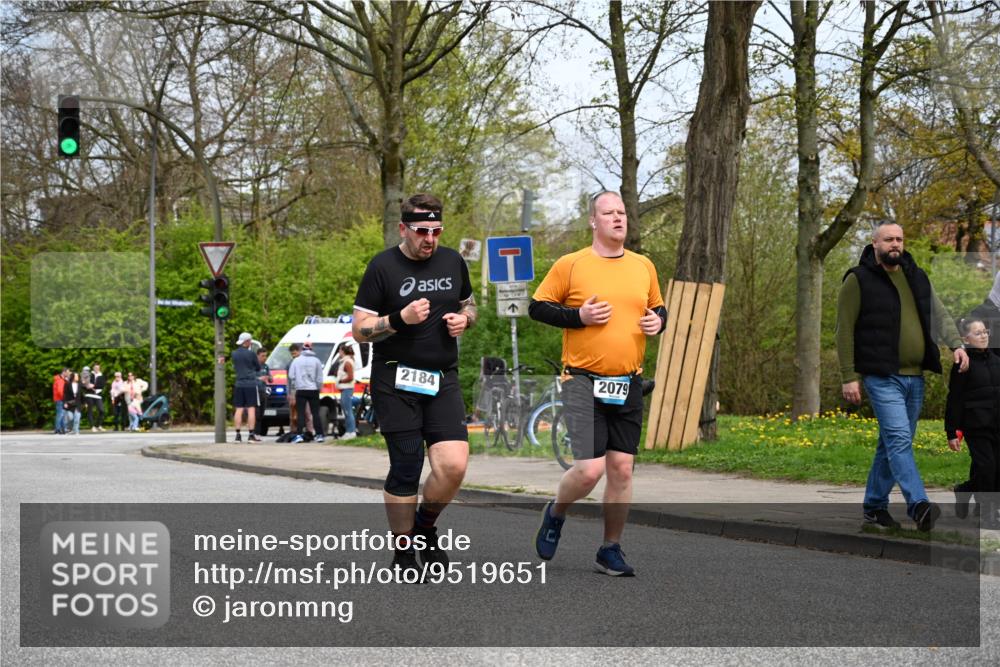 12.04.2026 - 45. Internationalen Wilhelmsburger Insellauf J. Mangold http://msf.ph/oto/9519651 12.04.2026 13:31:20 Ziel 5745, 2494, 2184, 2079 meine-sportfotos.de