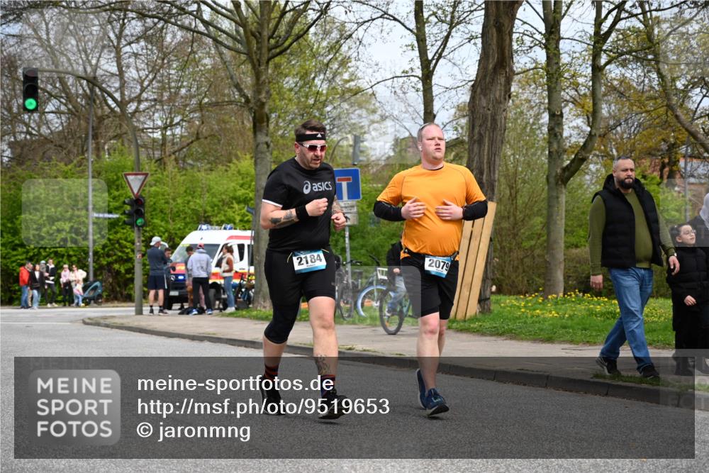 12.04.2026 - 45. Internationalen Wilhelmsburger Insellauf J. Mangold http://msf.ph/oto/9519653 12.04.2026 13:31:20 Ziel 5745, 2494, 2184, 2079 meine-sportfotos.de