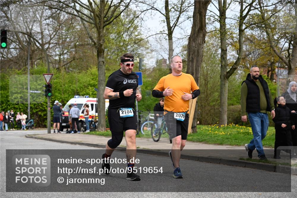 12.04.2026 - 45. Internationalen Wilhelmsburger Insellauf J. Mangold http://msf.ph/oto/9519654 12.04.2026 13:31:20 Ziel 5745, 2494, 2184, 2079 meine-sportfotos.de