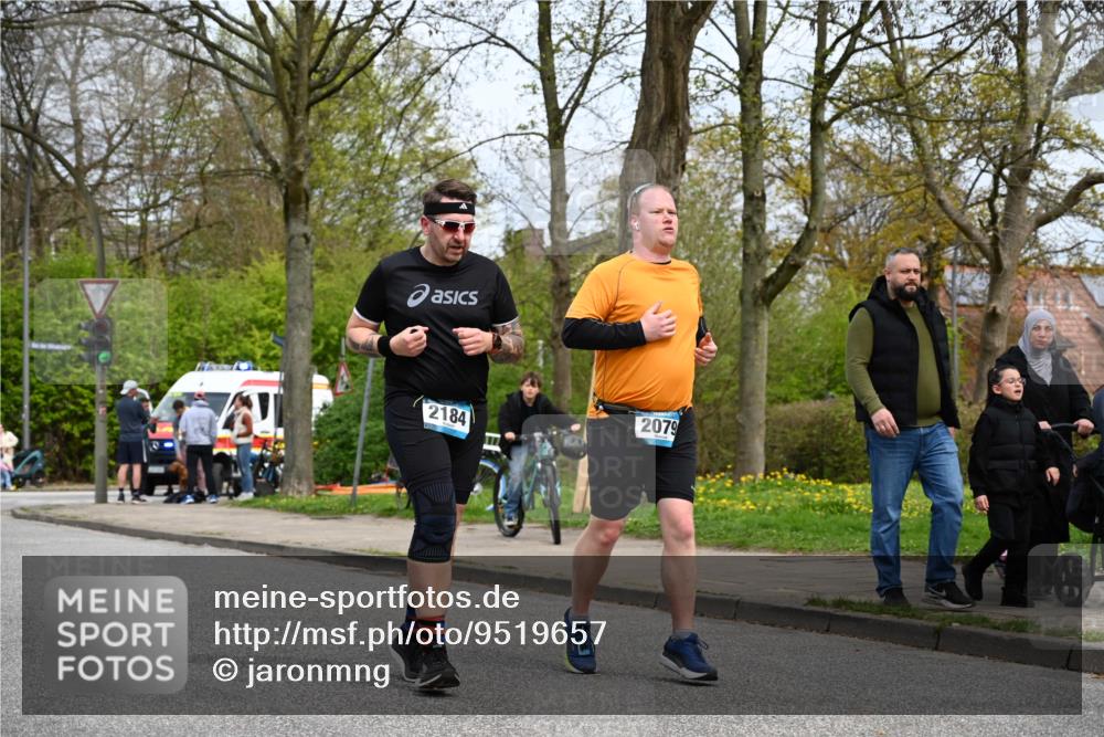 12.04.2026 - 45. Internationalen Wilhelmsburger Insellauf J. Mangold http://msf.ph/oto/9519657 12.04.2026 13:31:20 Ziel 5745, 2494, 2184, 2079 meine-sportfotos.de