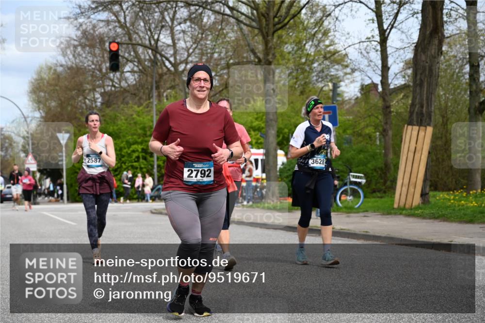 12.04.2026 - 45. Internationalen Wilhelmsburger Insellauf J. Mangold http://msf.ph/oto/9519671 12.04.2026 13:31:38 Ziel 2184, 2079, 2792, 3632, 3628, 3632, 3628, 2587, 2339, 4462 meine-sportfotos.de