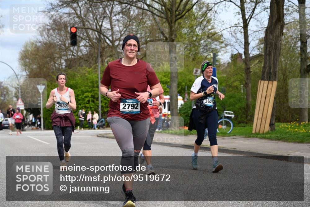 12.04.2026 - 45. Internationalen Wilhelmsburger Insellauf J. Mangold http://msf.ph/oto/9519672 12.04.2026 13:31:38 Ziel 2184, 2079, 2792, 3632, 3628, 3632, 3628, 2587, 2339, 4462 meine-sportfotos.de