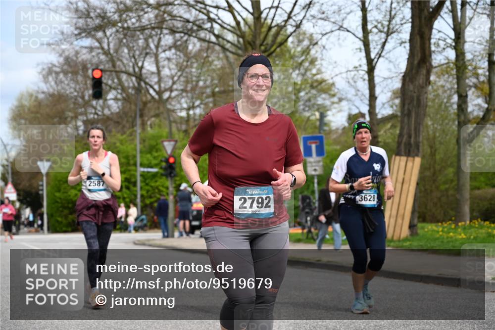 12.04.2026 - 45. Internationalen Wilhelmsburger Insellauf J. Mangold http://msf.ph/oto/9519679 12.04.2026 13:31:39 Ziel 2184, 2079, 2792, 3632, 3628, 2587, 2339, 4462 meine-sportfotos.de