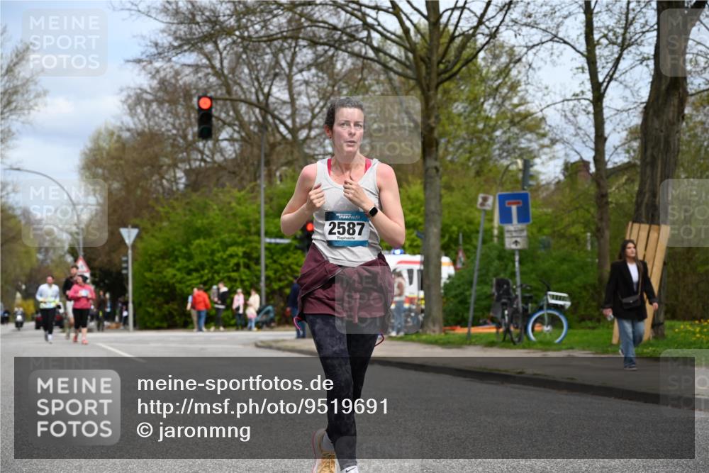 12.04.2026 - 45. Internationalen Wilhelmsburger Insellauf J. Mangold http://msf.ph/oto/9519691 12.04.2026 13:31:40 Ziel 2184, 2079, 2792, 3632, 3628, 2587, 2339, 4462 meine-sportfotos.de