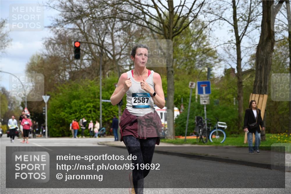 12.04.2026 - 45. Internationalen Wilhelmsburger Insellauf J. Mangold http://msf.ph/oto/9519692 12.04.2026 13:31:41 Ziel 2184, 2079, 2792, 3632, 3628, 2587, 2339, 4462 meine-sportfotos.de